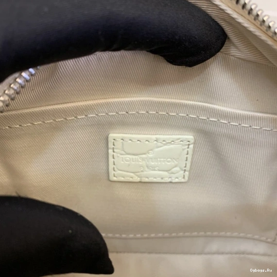 LOUIS VUITTON SOFT TRUNK 0416